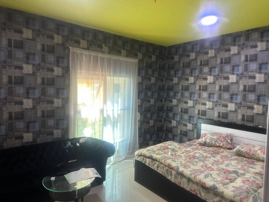 Royal Suite: King Comfort Apartment