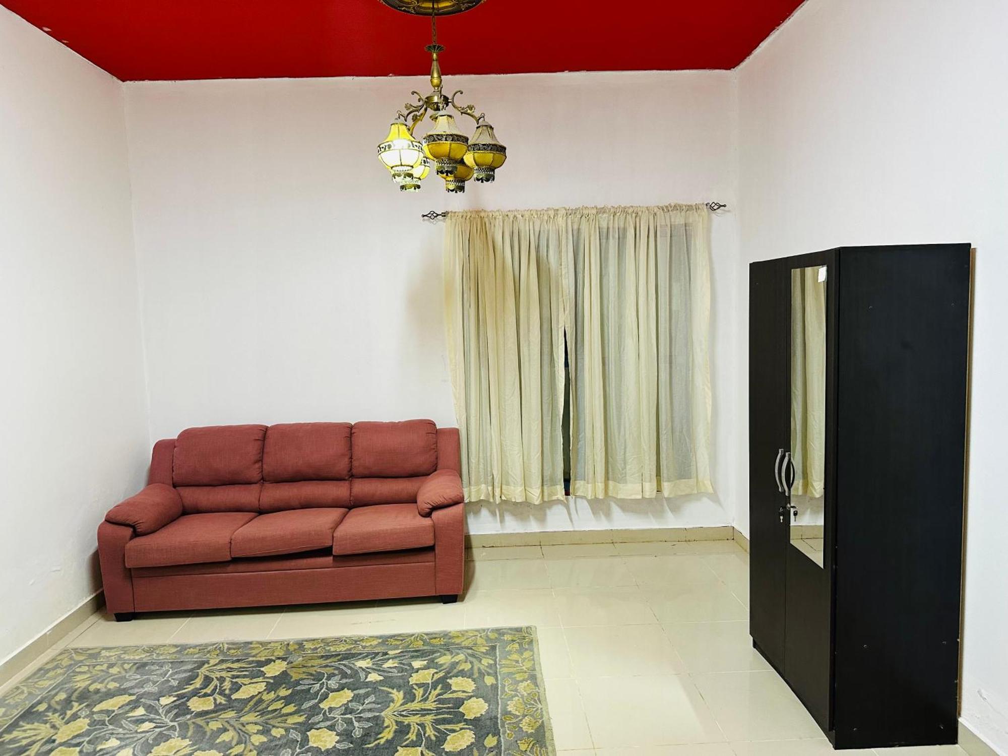 Royal Suite: King Comfort Apartment Ajman