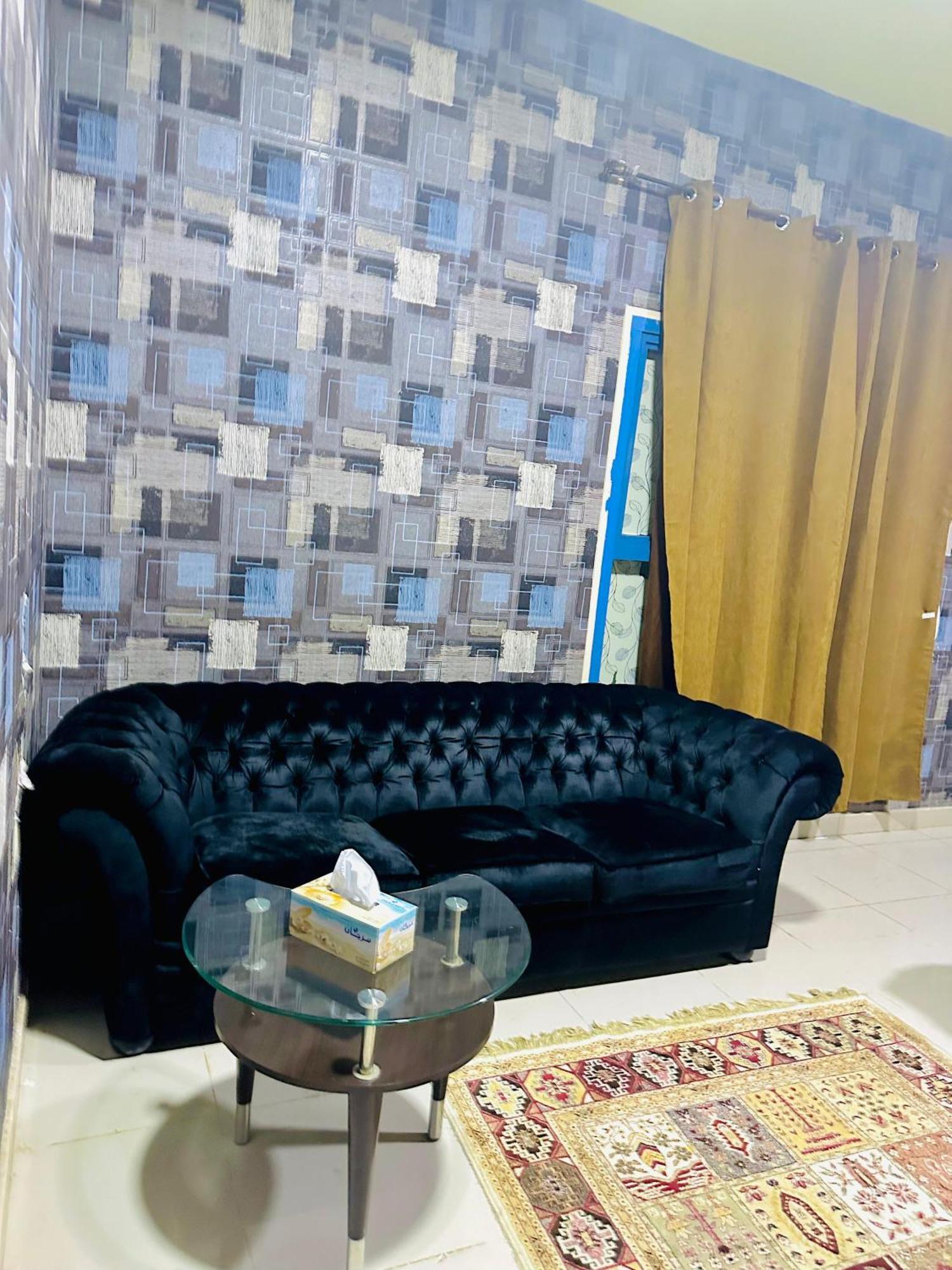 Royal Suite: King Comfort Apartment