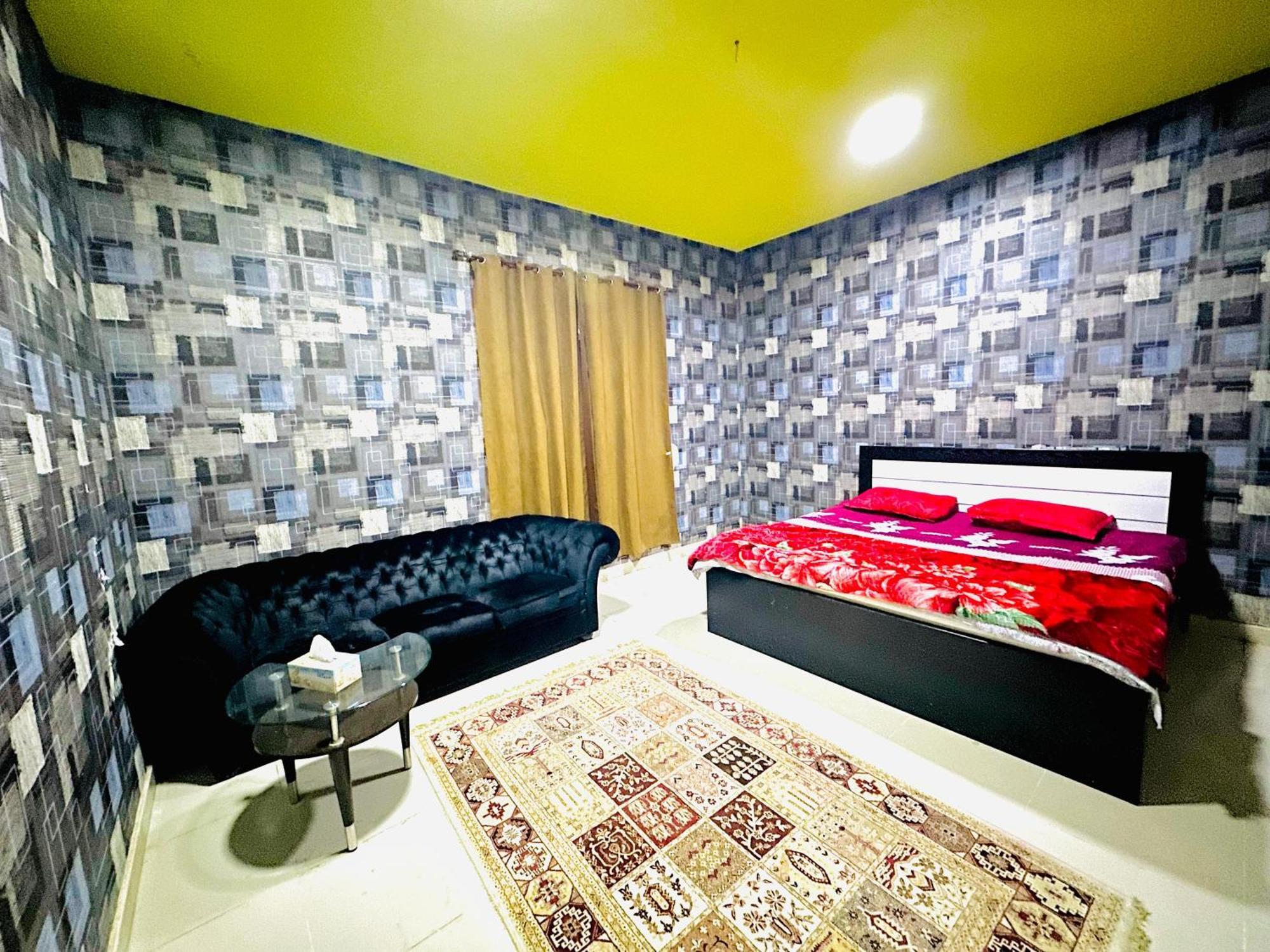 Royal Suite: King Comfort * Ajman